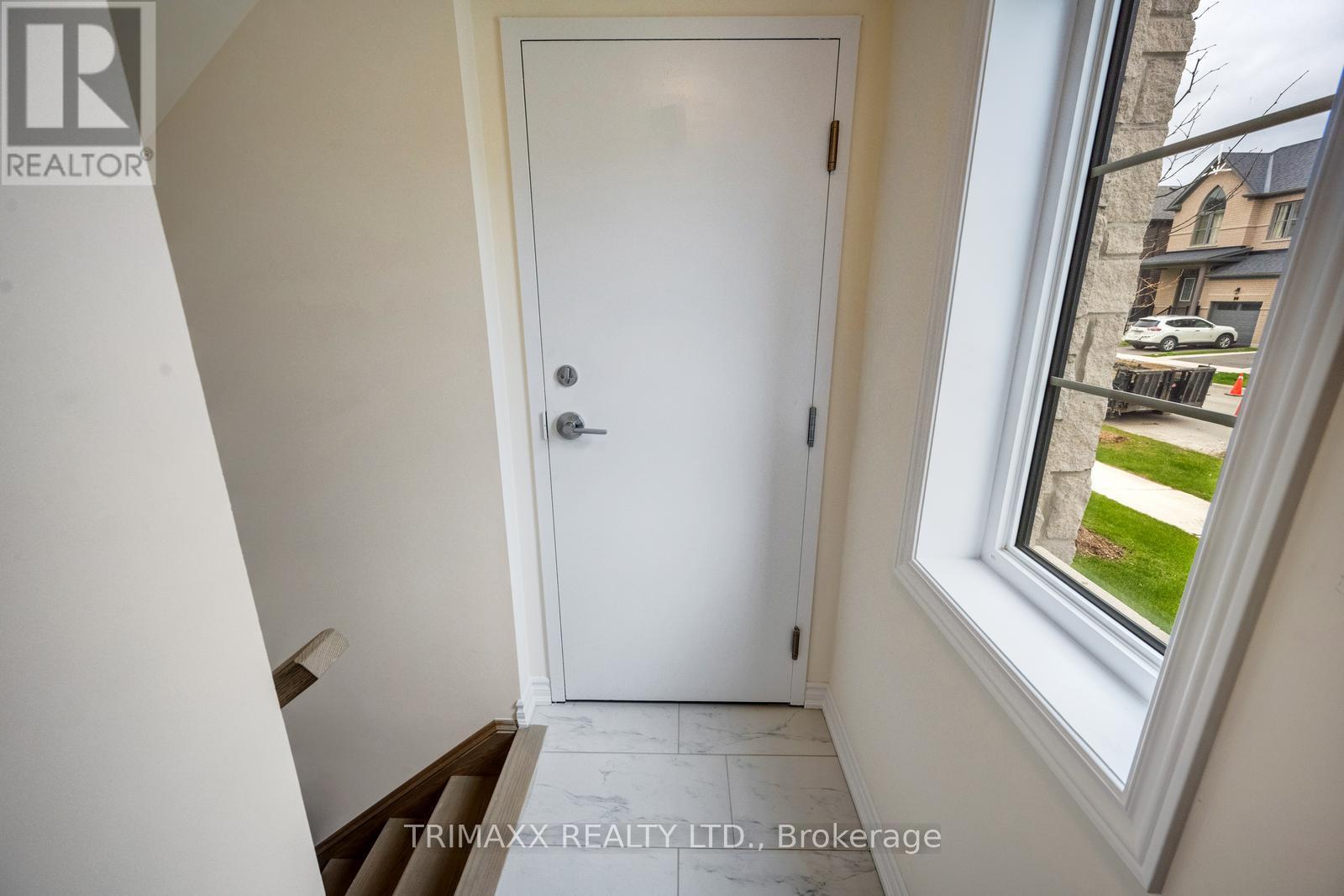 #70F 173 PETCH AVENUE - 27