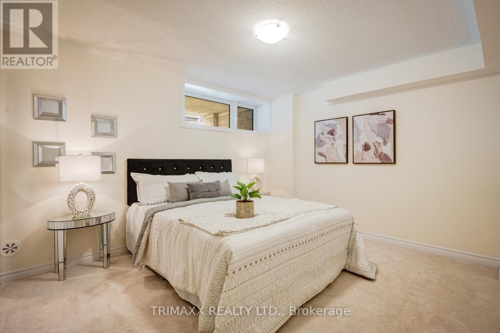 #70F 173 PETCH AVENUE - 32