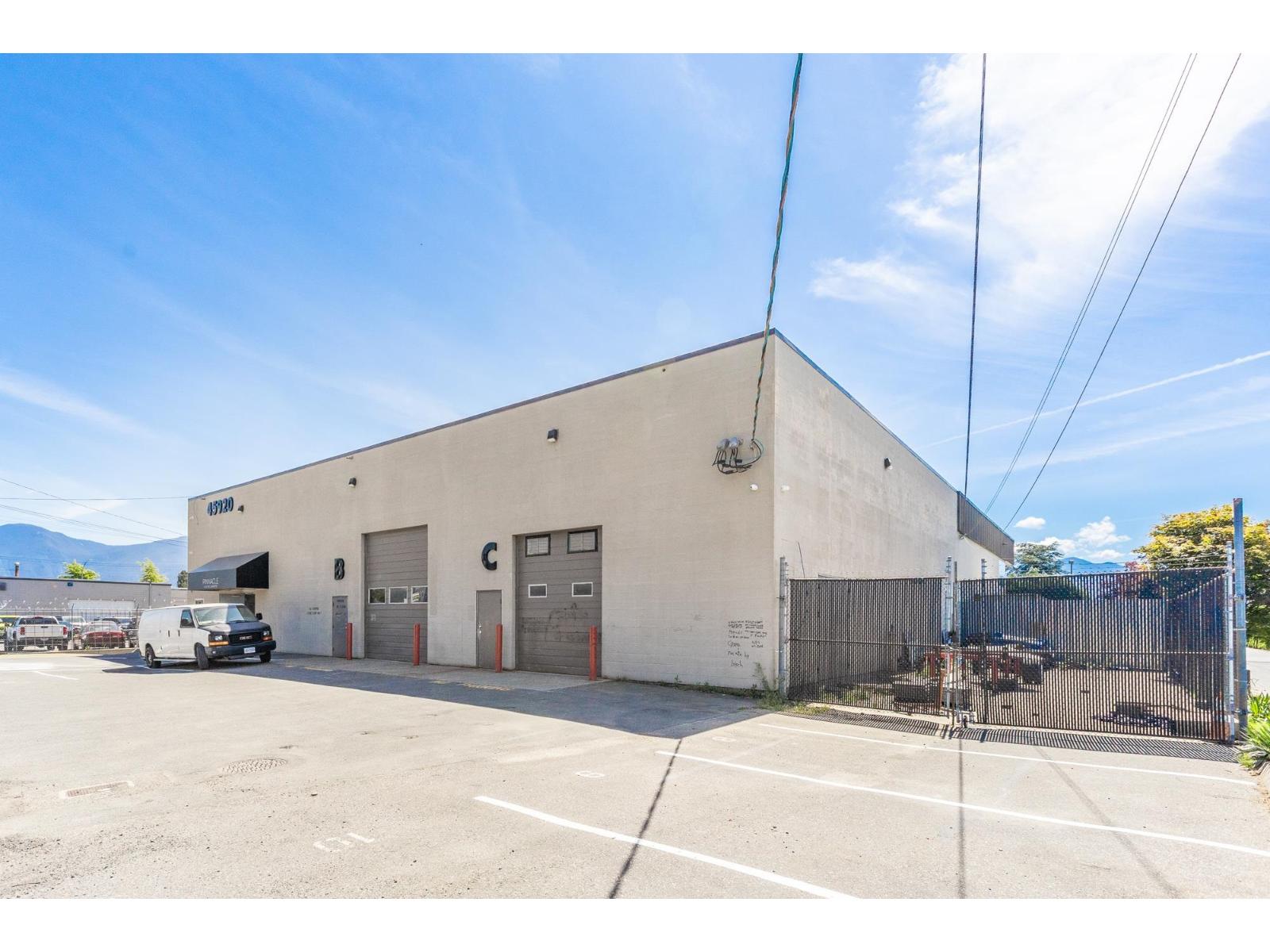 45920 ROWAT Avenue - main photo