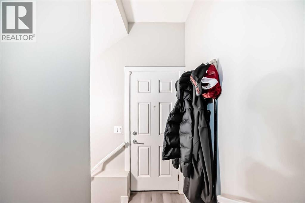 10097 46 Street NE - 25