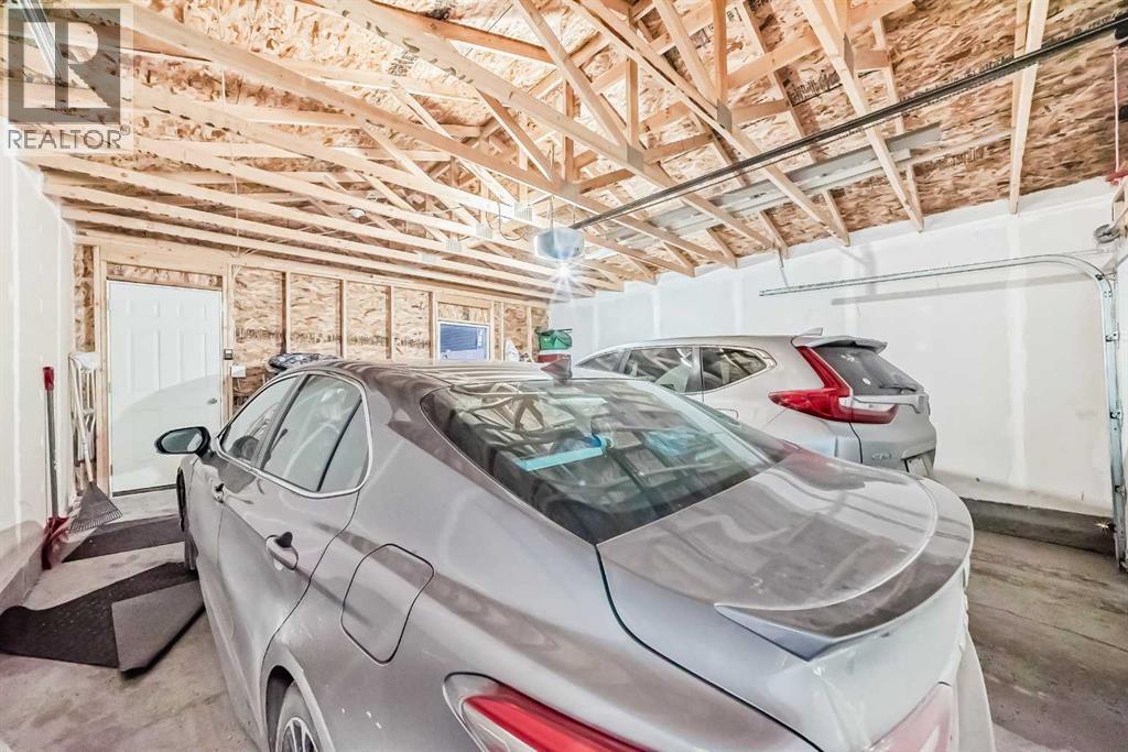 10097 46 Street NE - 35