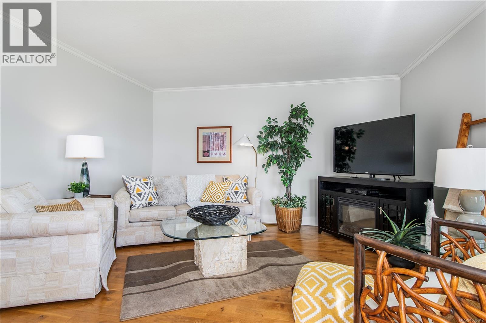 #2203 27 Island Hwy S - 12