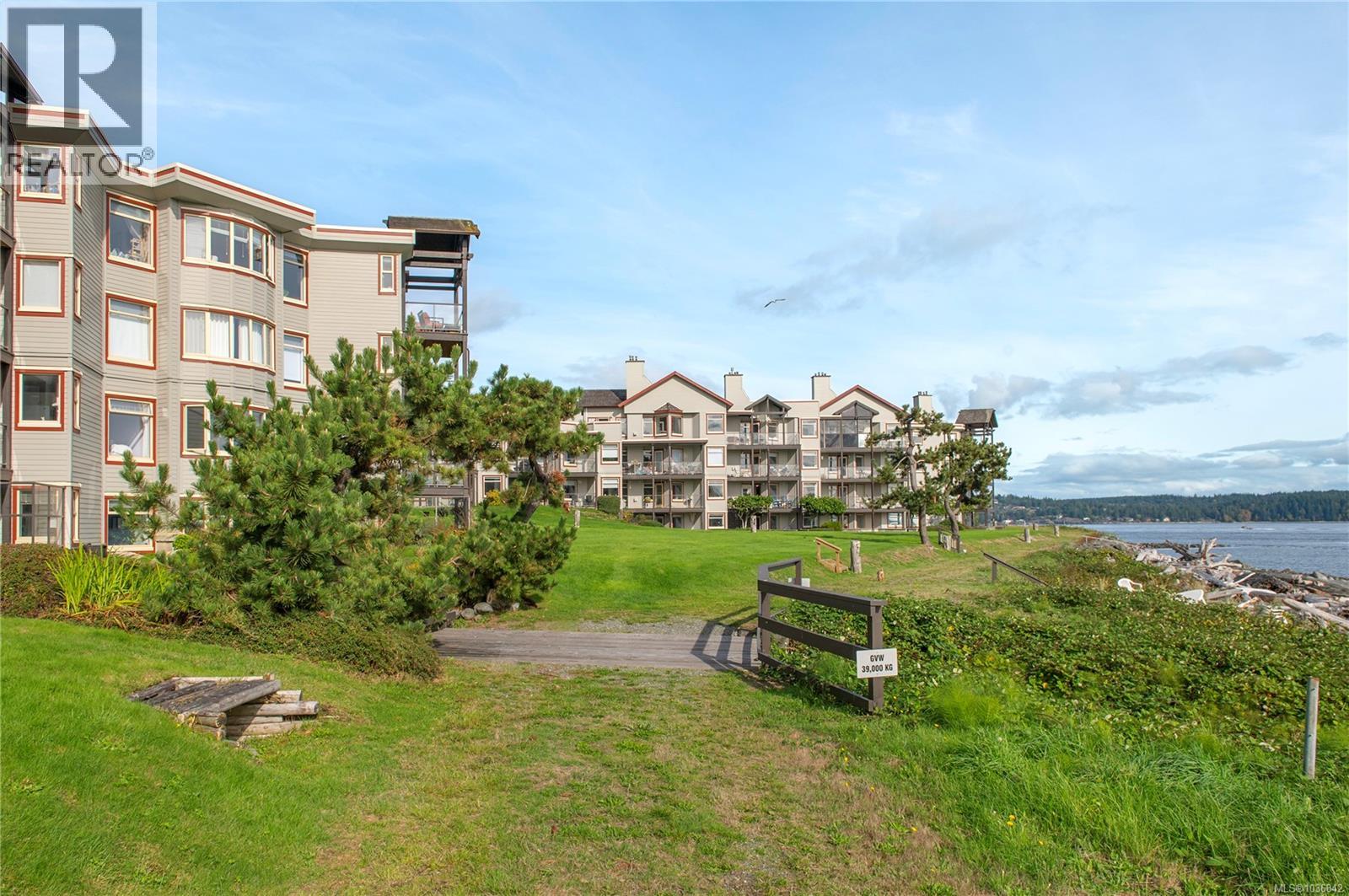 #2203 27 Island Hwy S - 24