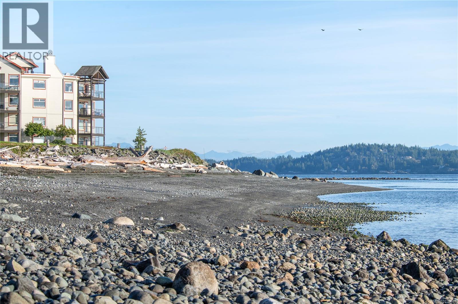 #2203 27 Island Hwy S - 38