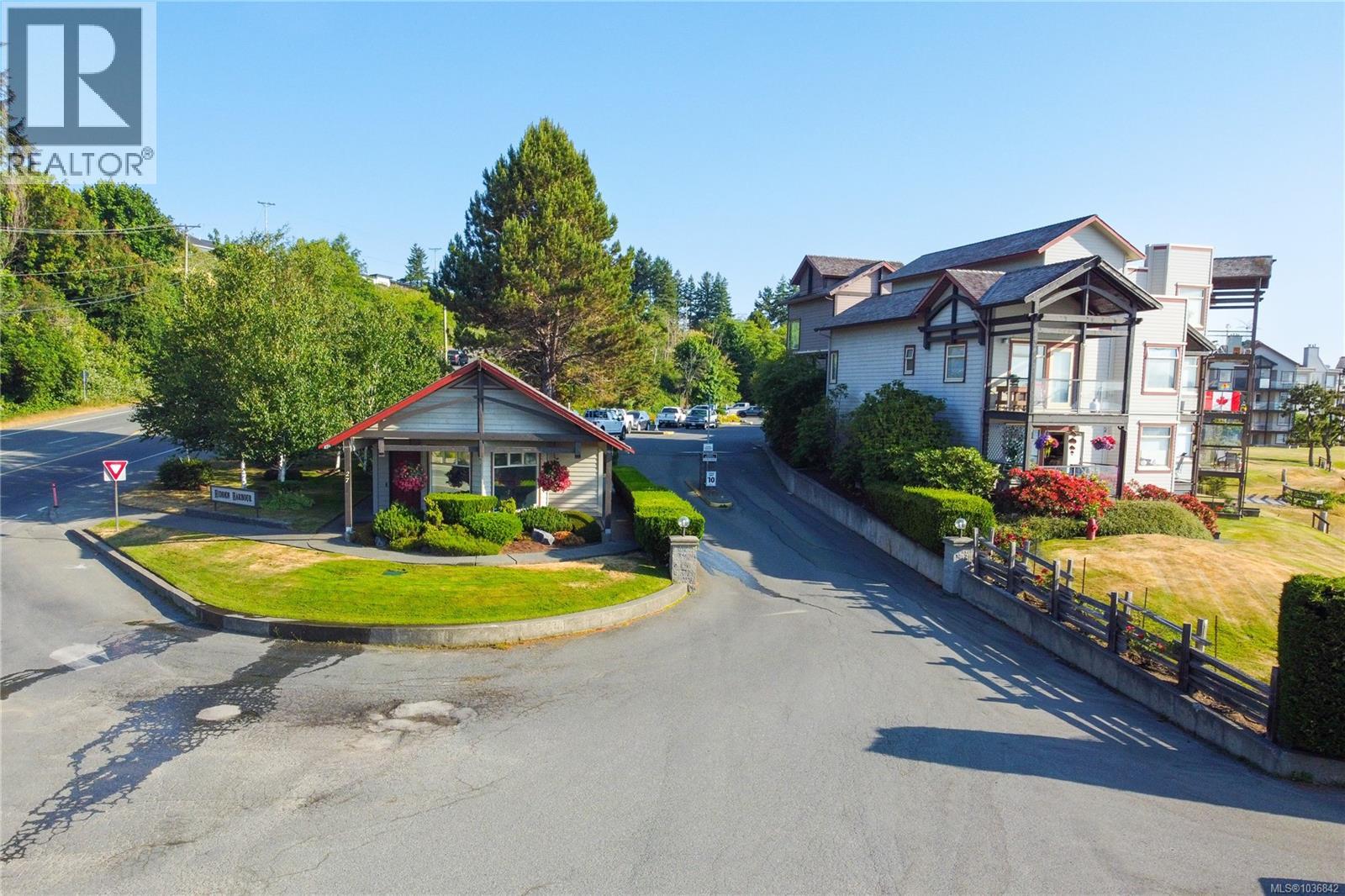 #2203 27 Island Hwy S - 41
