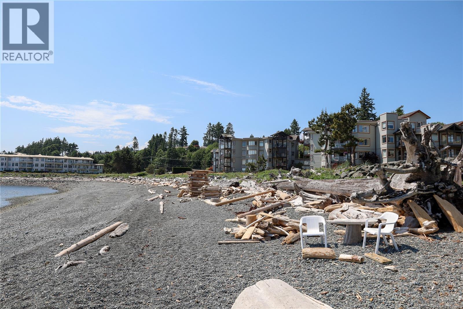 #2203 27 Island Hwy S - 43