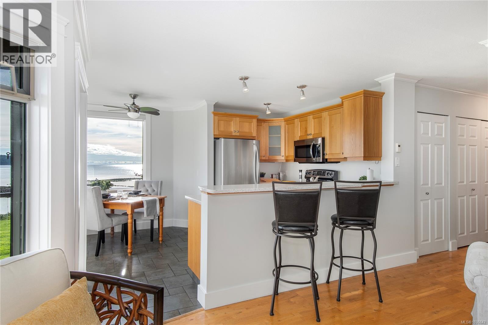 #2203 27 Island Hwy S - 7