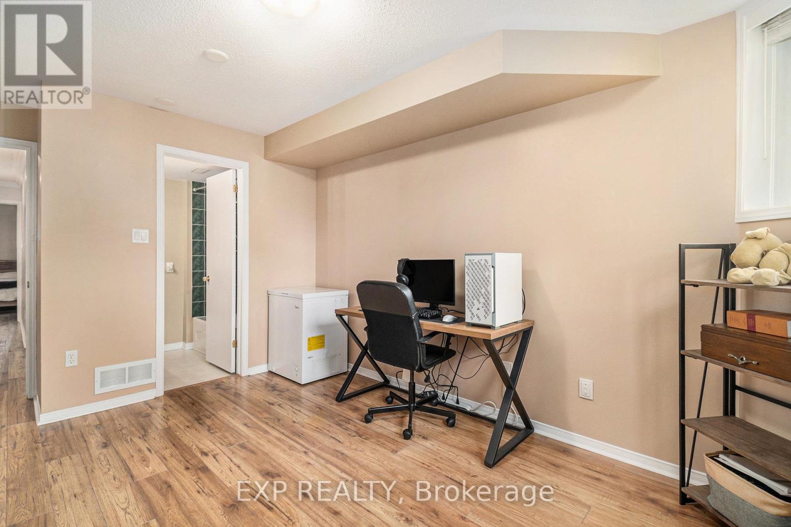 74 LAKEPOINTE DRIVE - 21