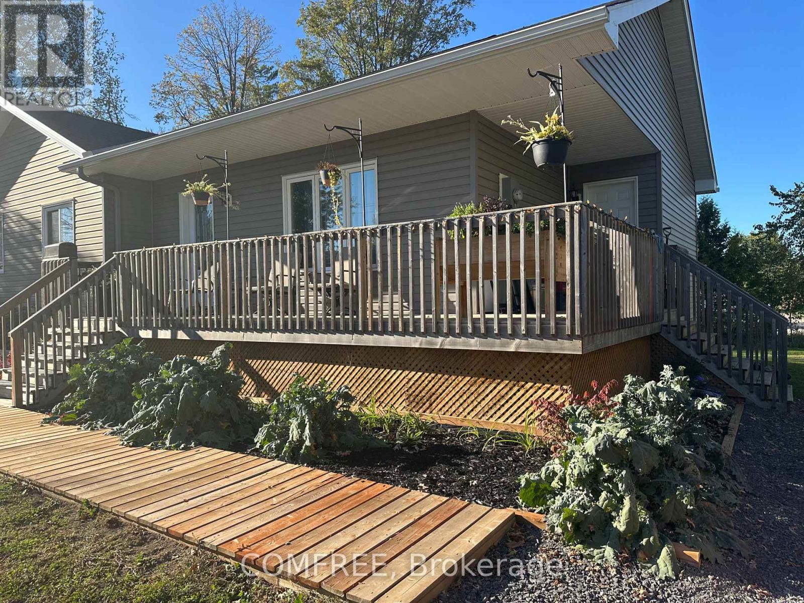 140 RUSSETT DRIVE - 2