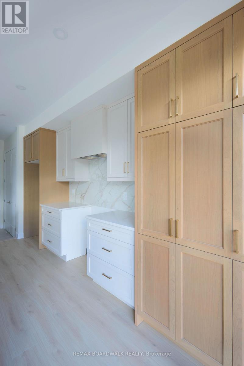 724 KENNY GORDON AVENUE - 13