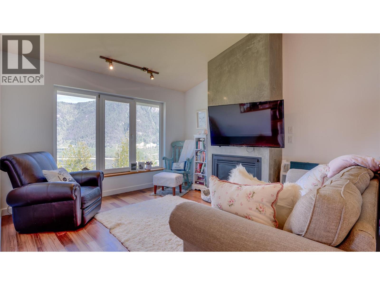 102 500 Old Spallumcheen Road, Sicamous