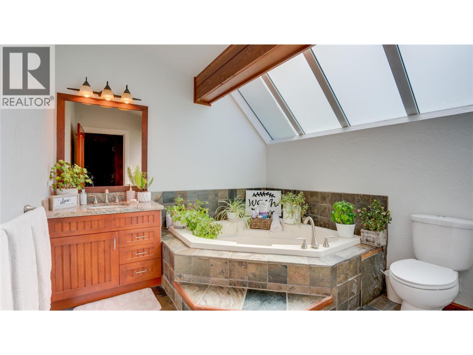 102 500 Old Spallumcheen Road, Sicamous