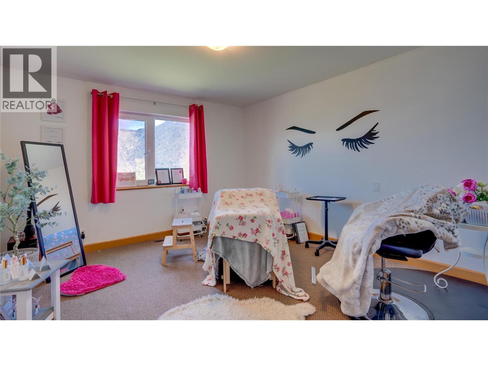 102 500 Old Spallumcheen Road, Sicamous