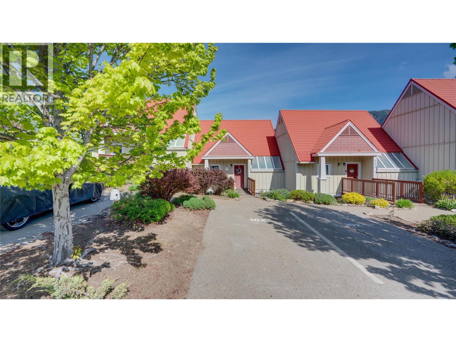 102 500 Old Spallumcheen Road, Sicamous