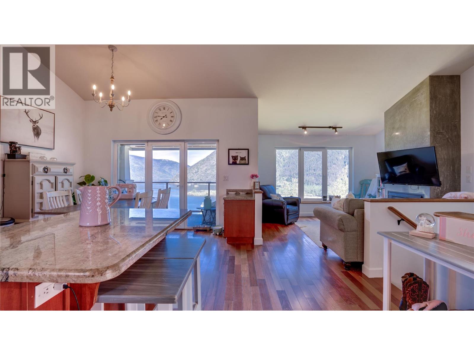102 500 Old Spallumcheen Road, Sicamous