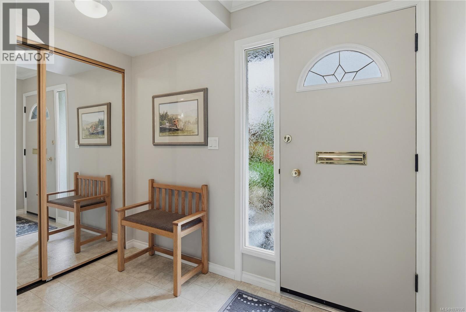 6 3981 Nelthorpe Street, Saanich