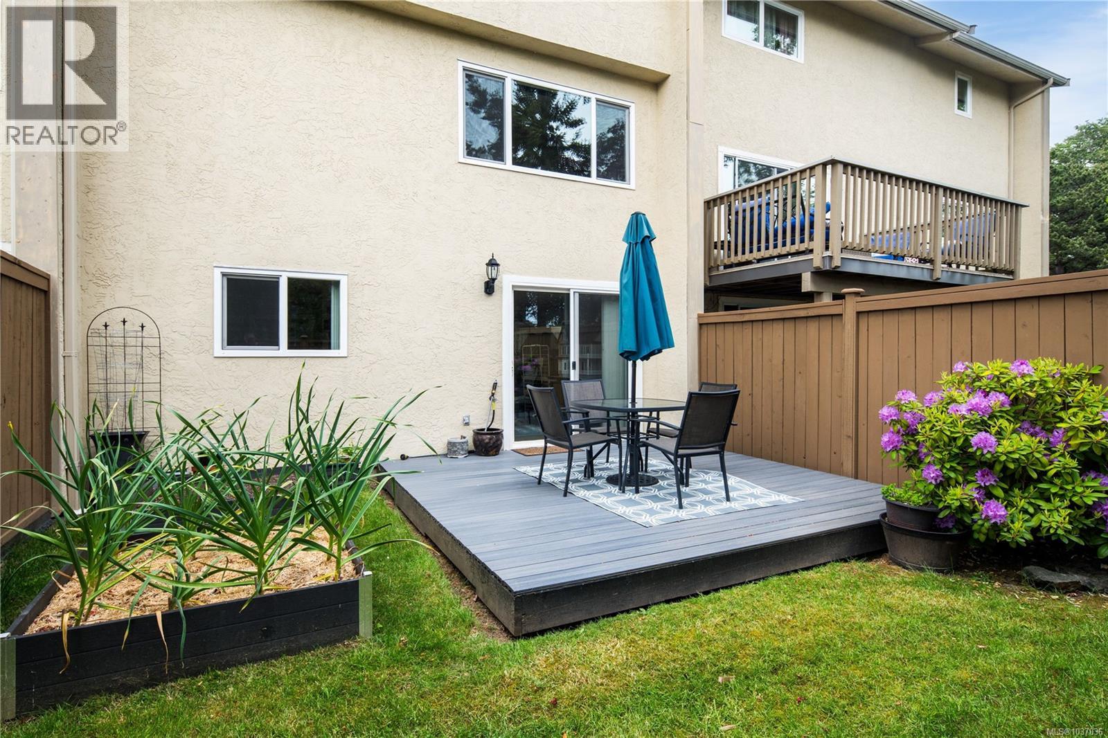 6 3981 Nelthorpe Street, Saanich