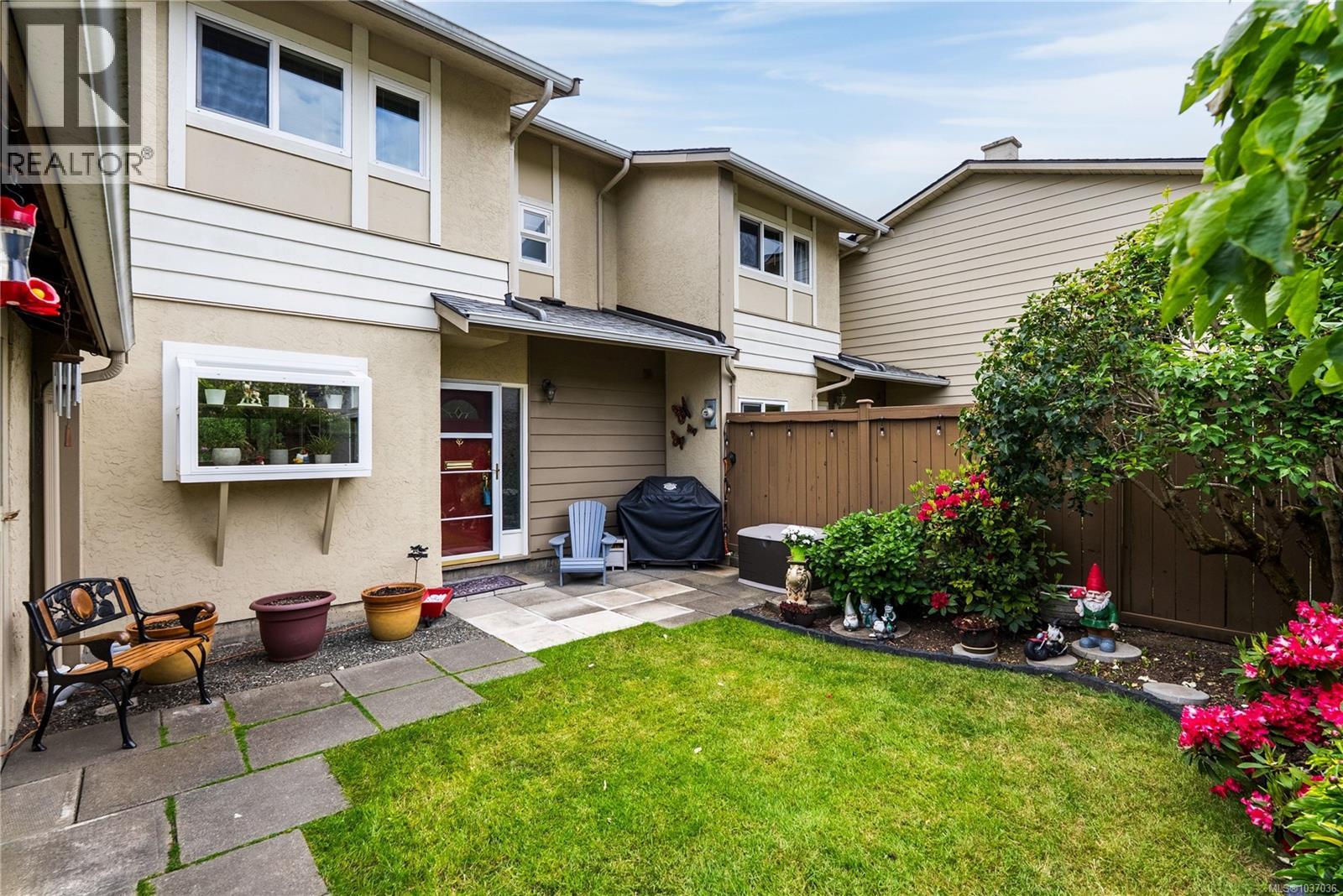 6 3981 Nelthorpe Street, Saanich