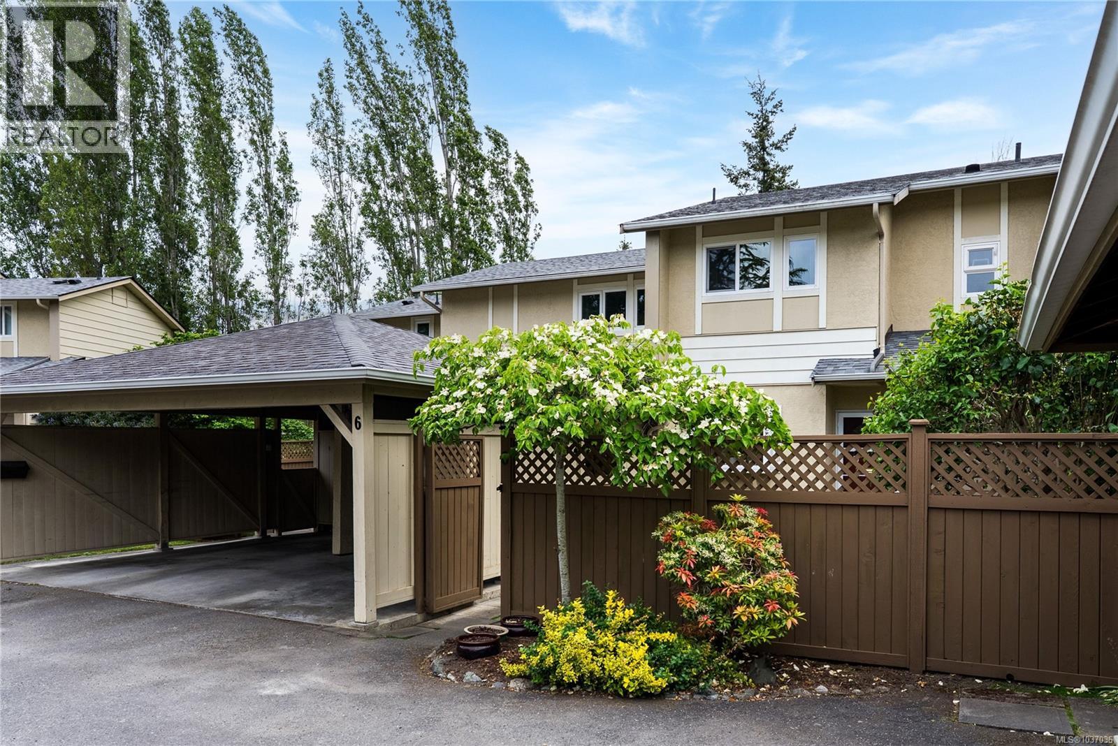 6 3981 Nelthorpe Street, Saanich