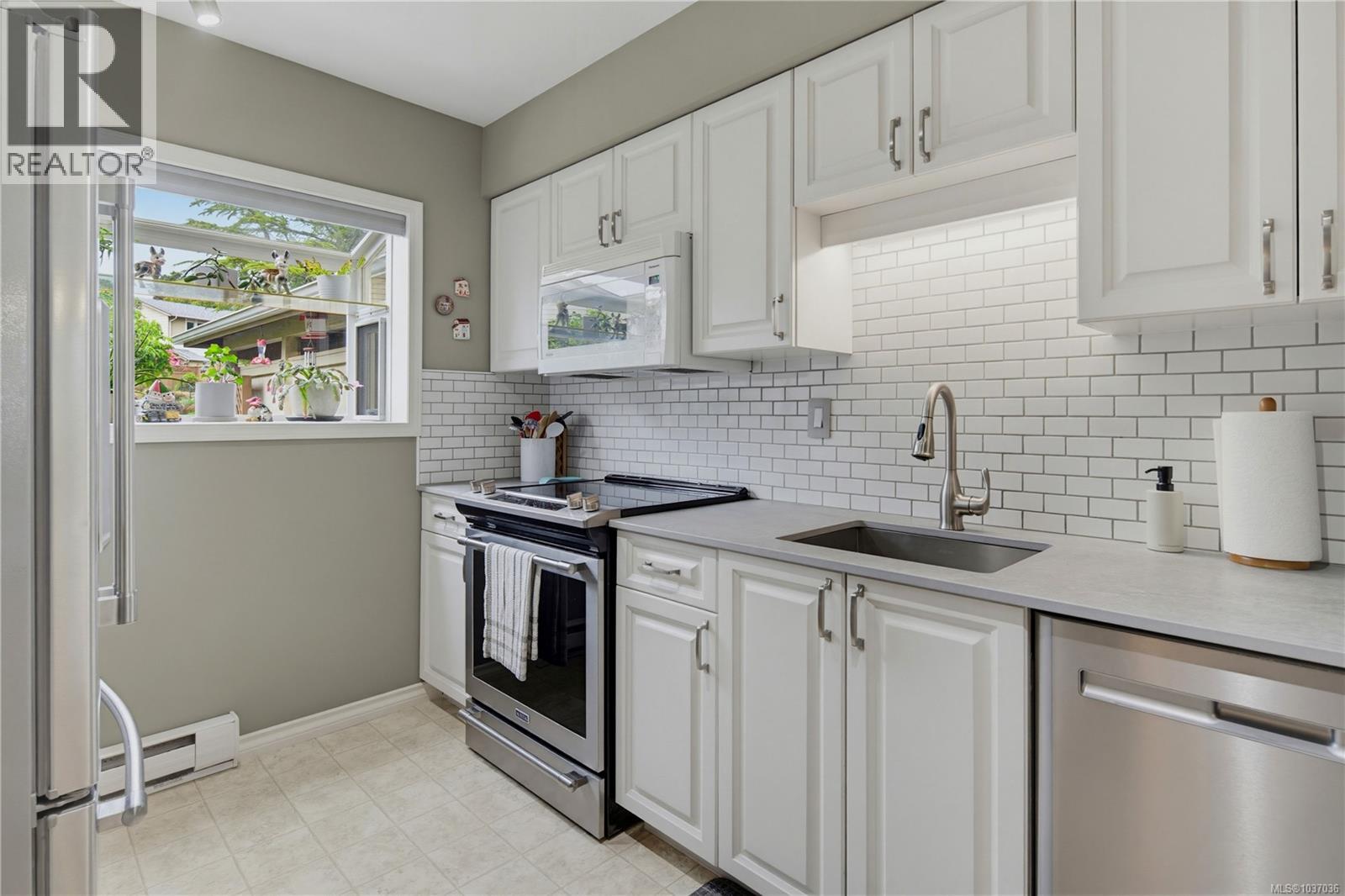 #6 3981 Nelthorpe St - 3