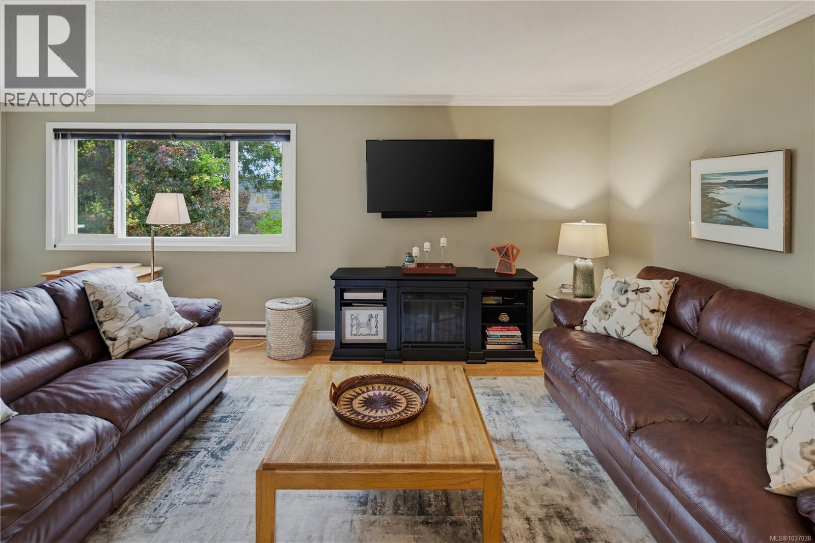 6 3981 Nelthorpe Street, Saanich