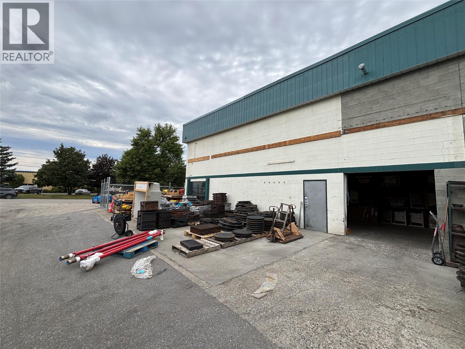  921 Waddington Drive, Vernon