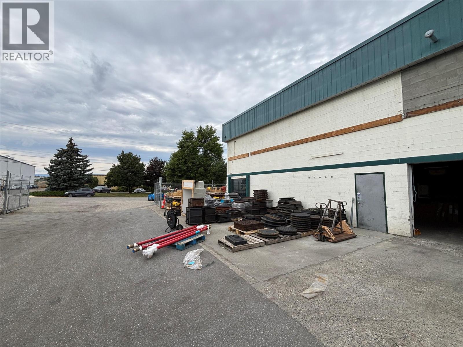  921 & 1021 Waddington Drive, Vernon