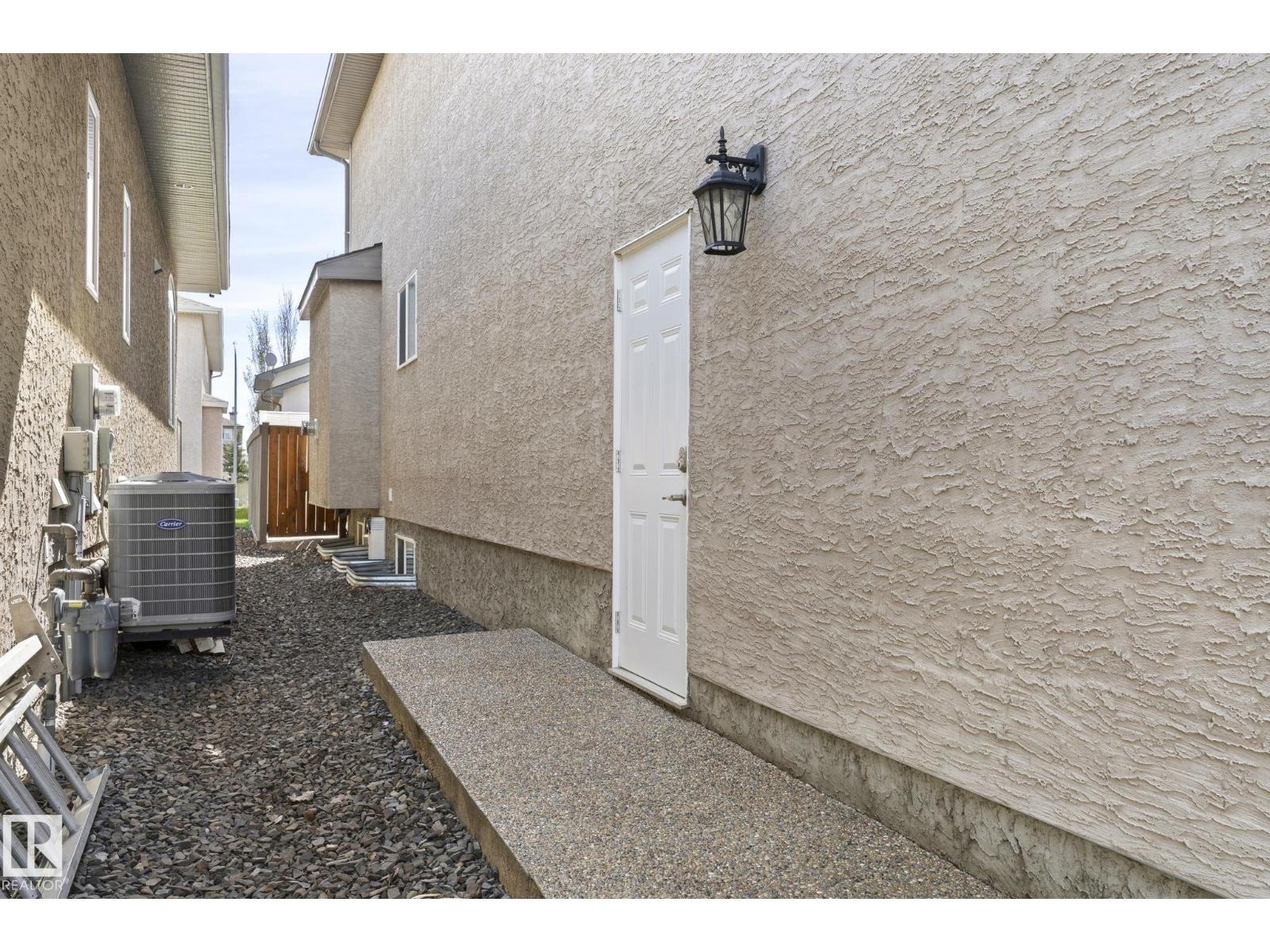 13407 161 AV NW, Edmonton