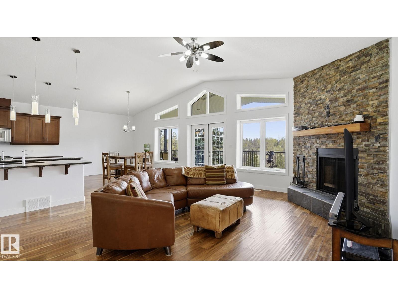 #22 52421 RGE ROAD 15 - 7