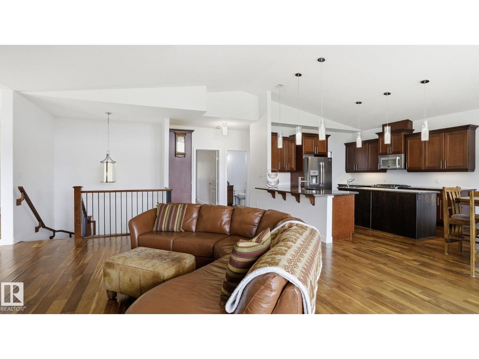 #22 52421 RGE ROAD 15 - 8
