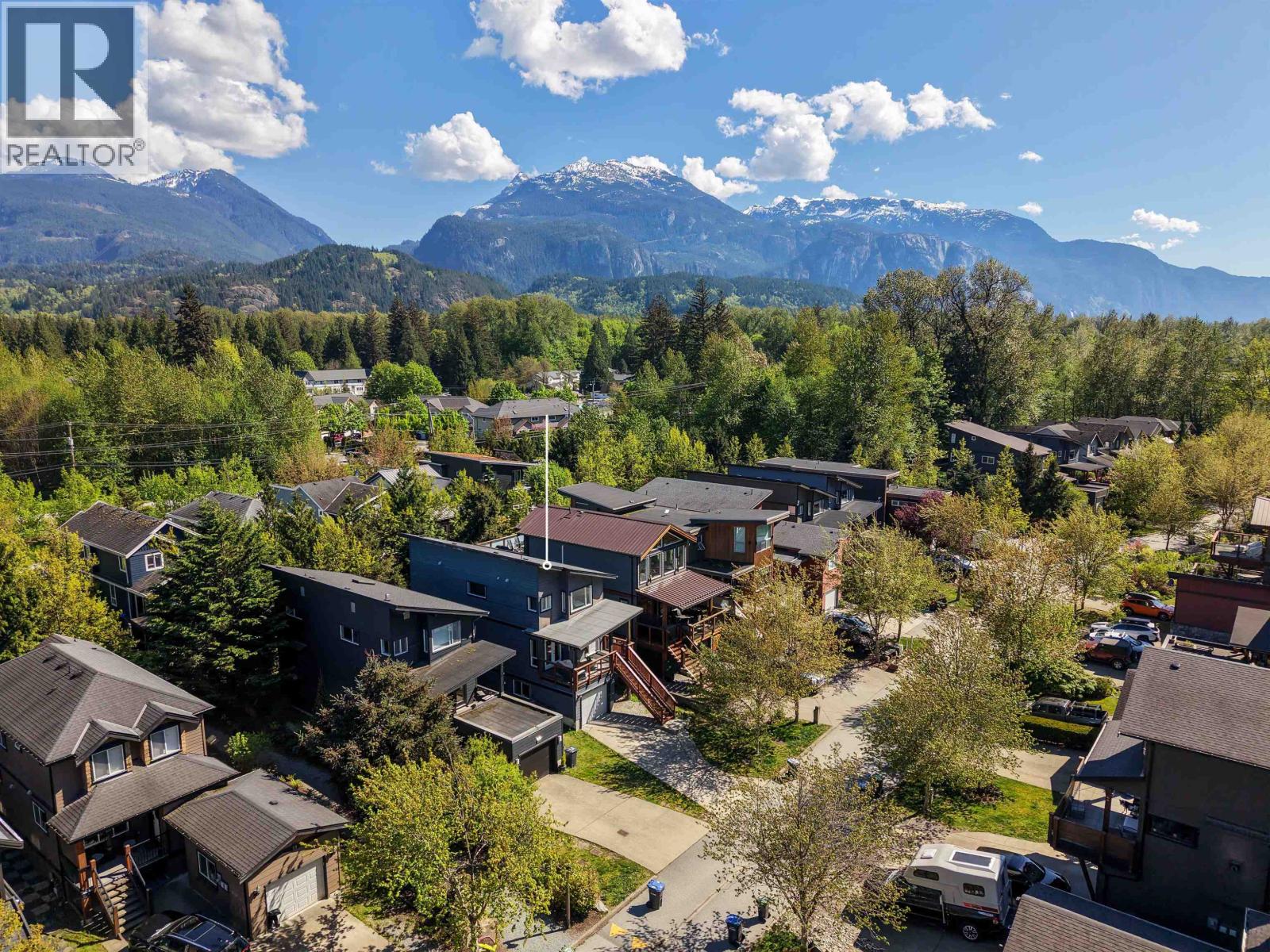 21 40137 GOVERNMENT ROAD, Squamish
