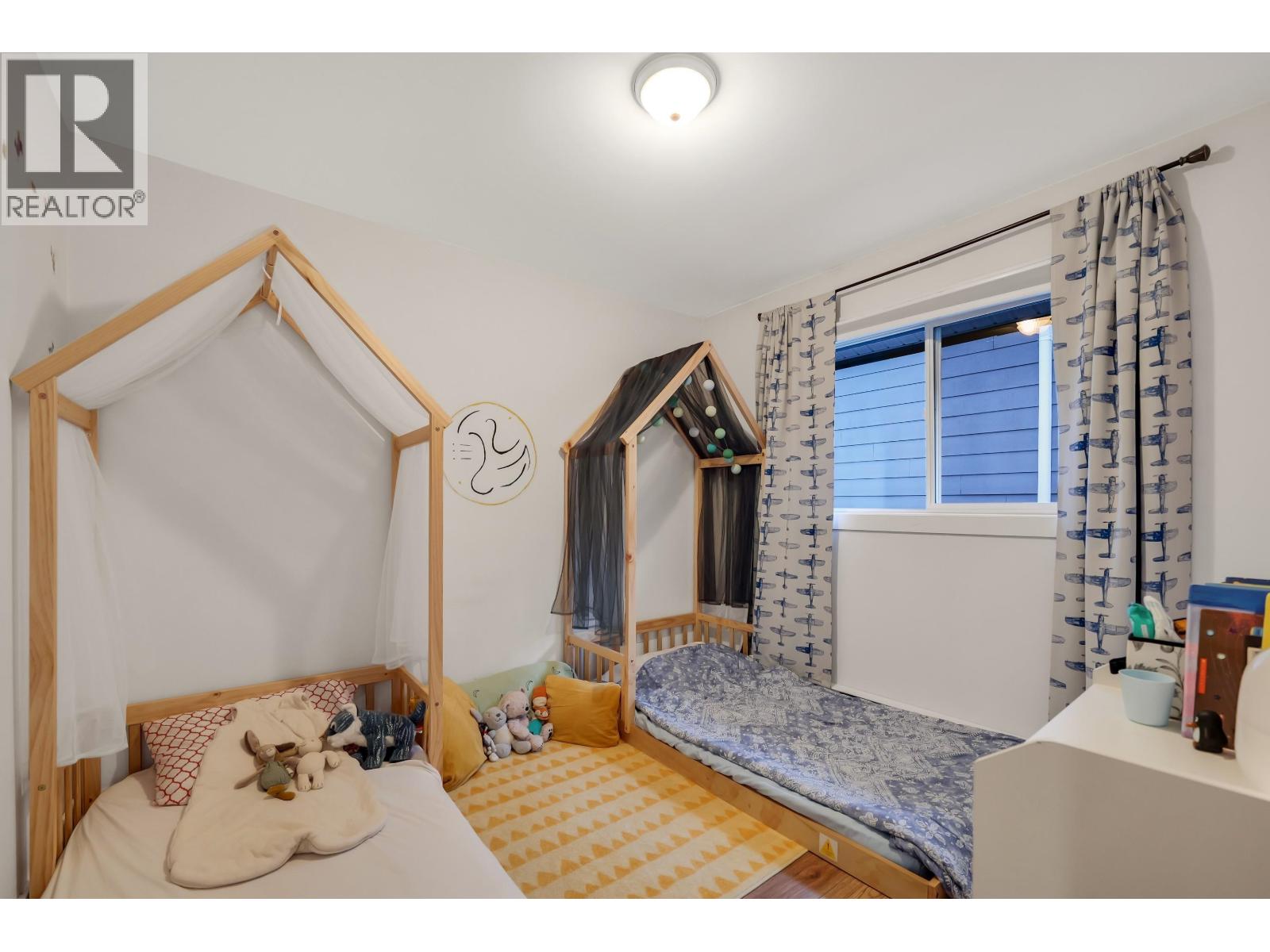 21 40137 GOVERNMENT ROAD, Squamish