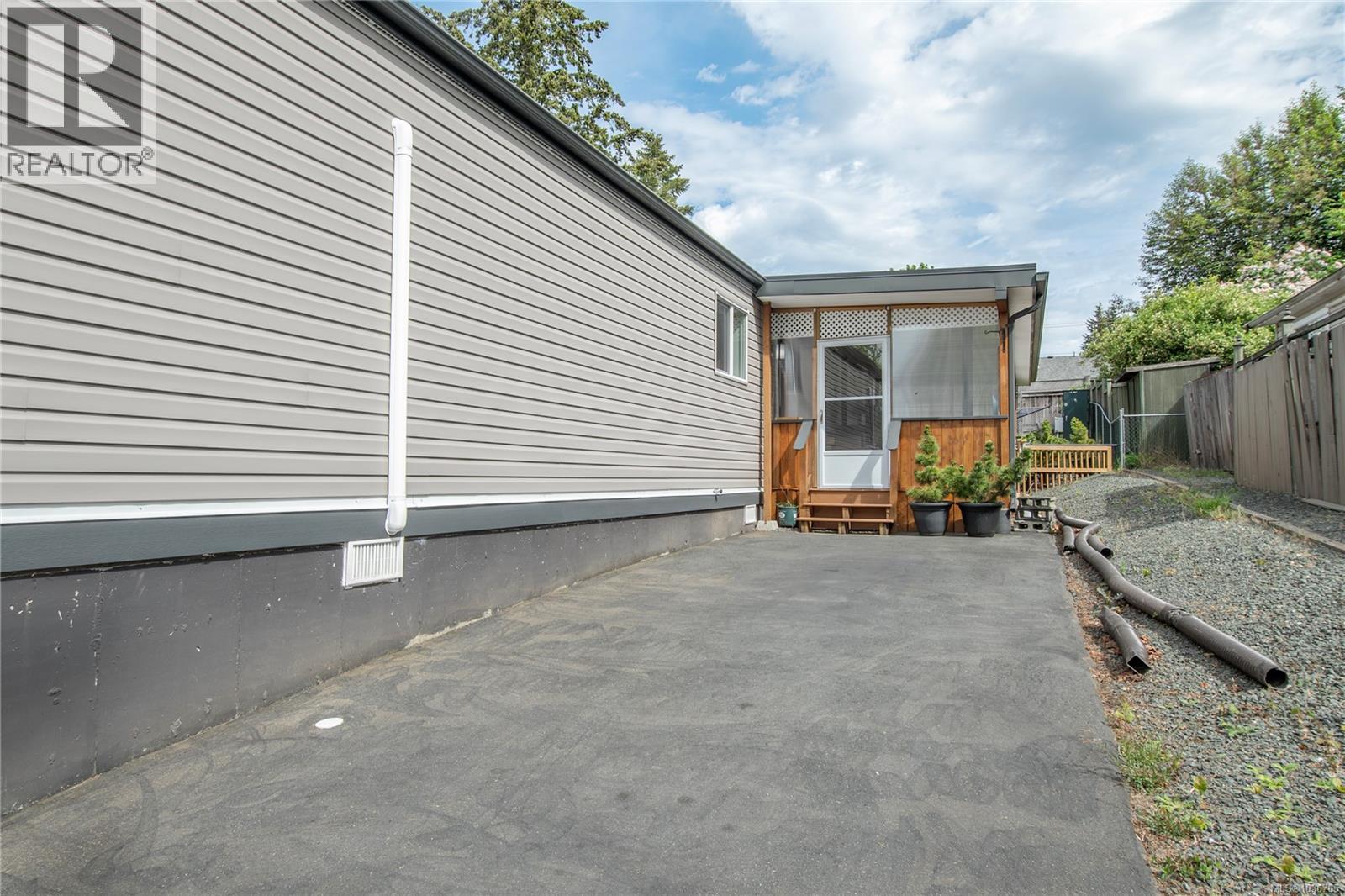 #169 1160 Shellbourne Blvd - 34