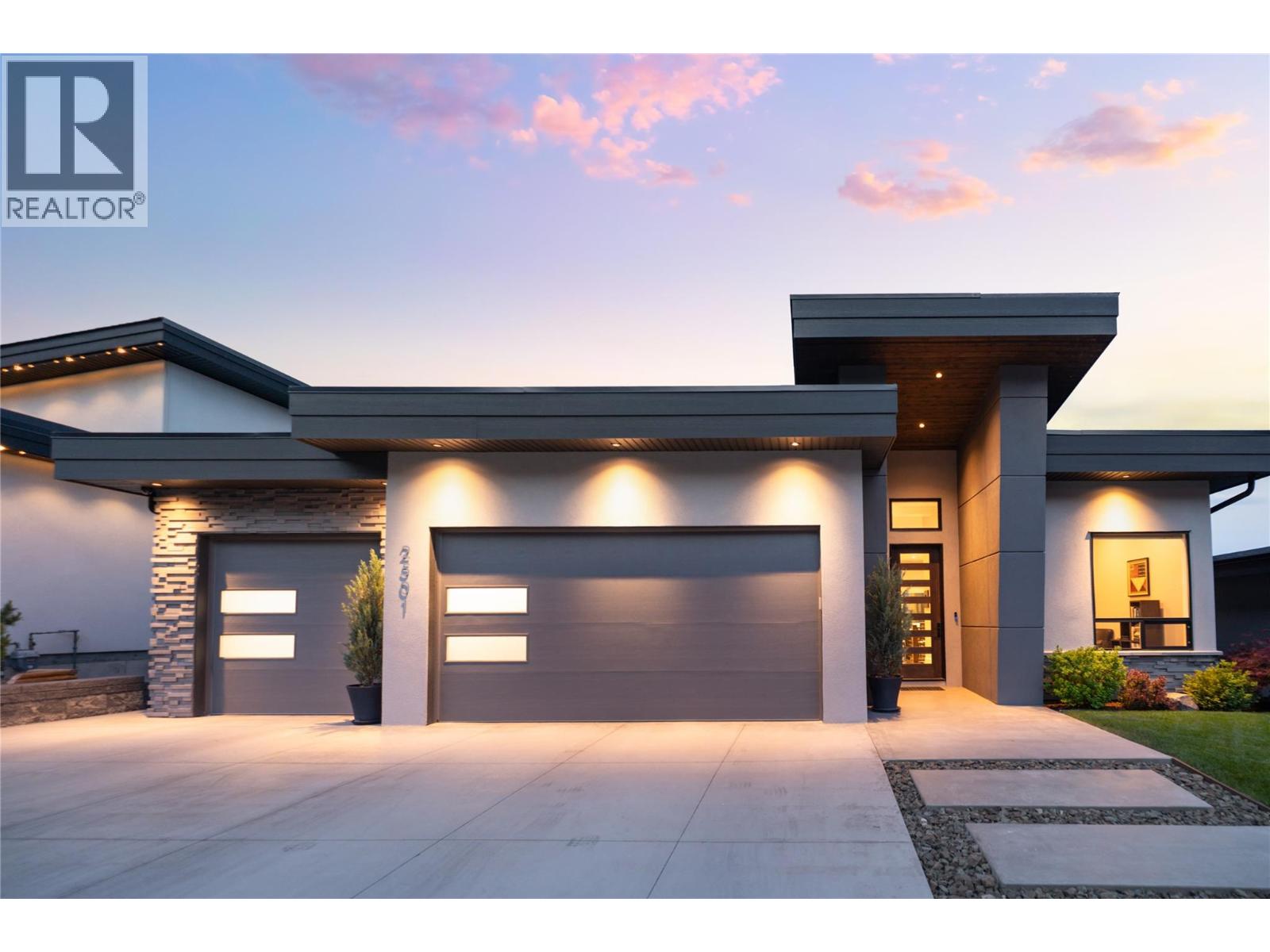  2501 Tallus Heights Drive, West Kelowna