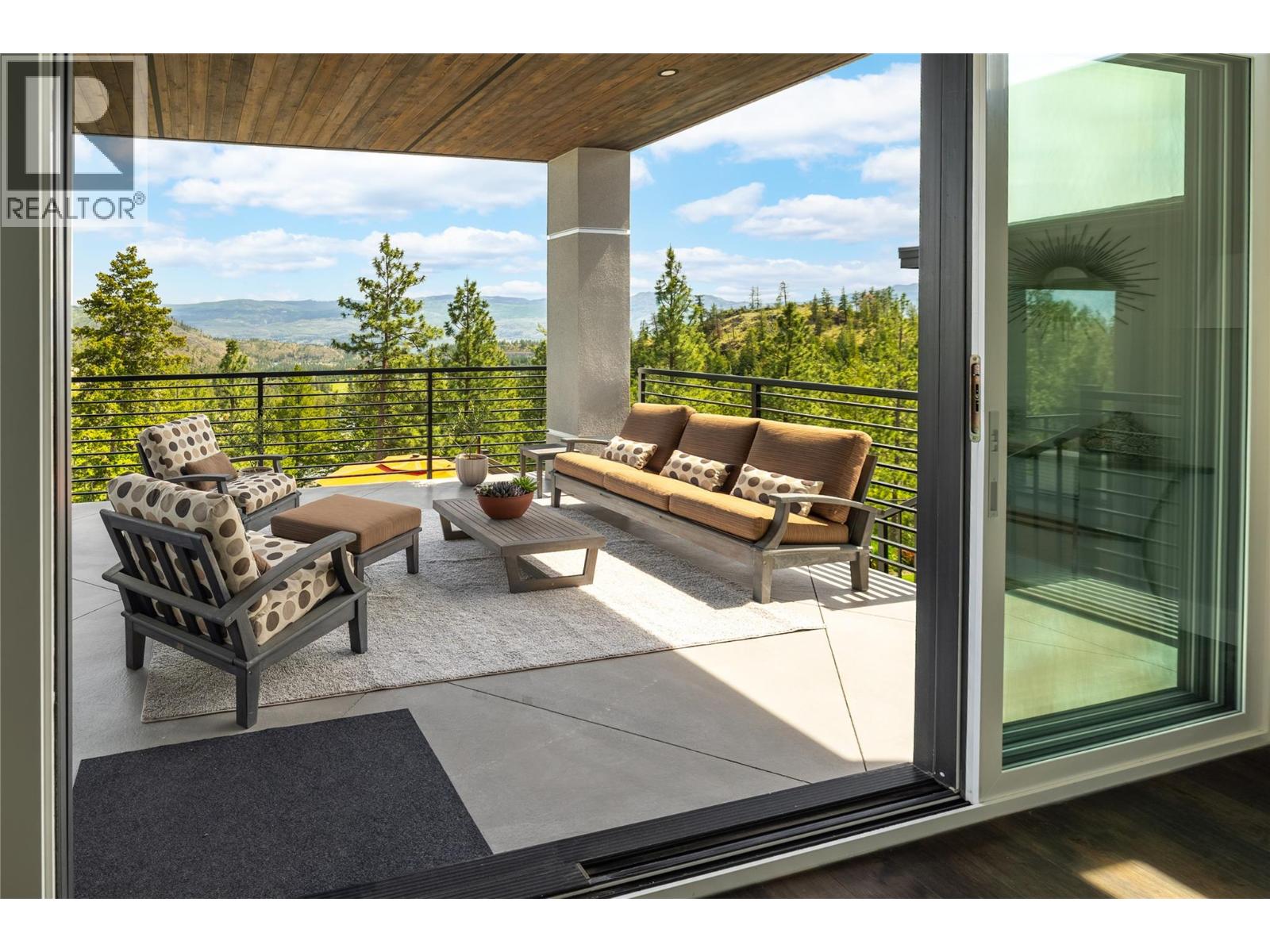  2501 Tallus Heights Drive, West Kelowna
