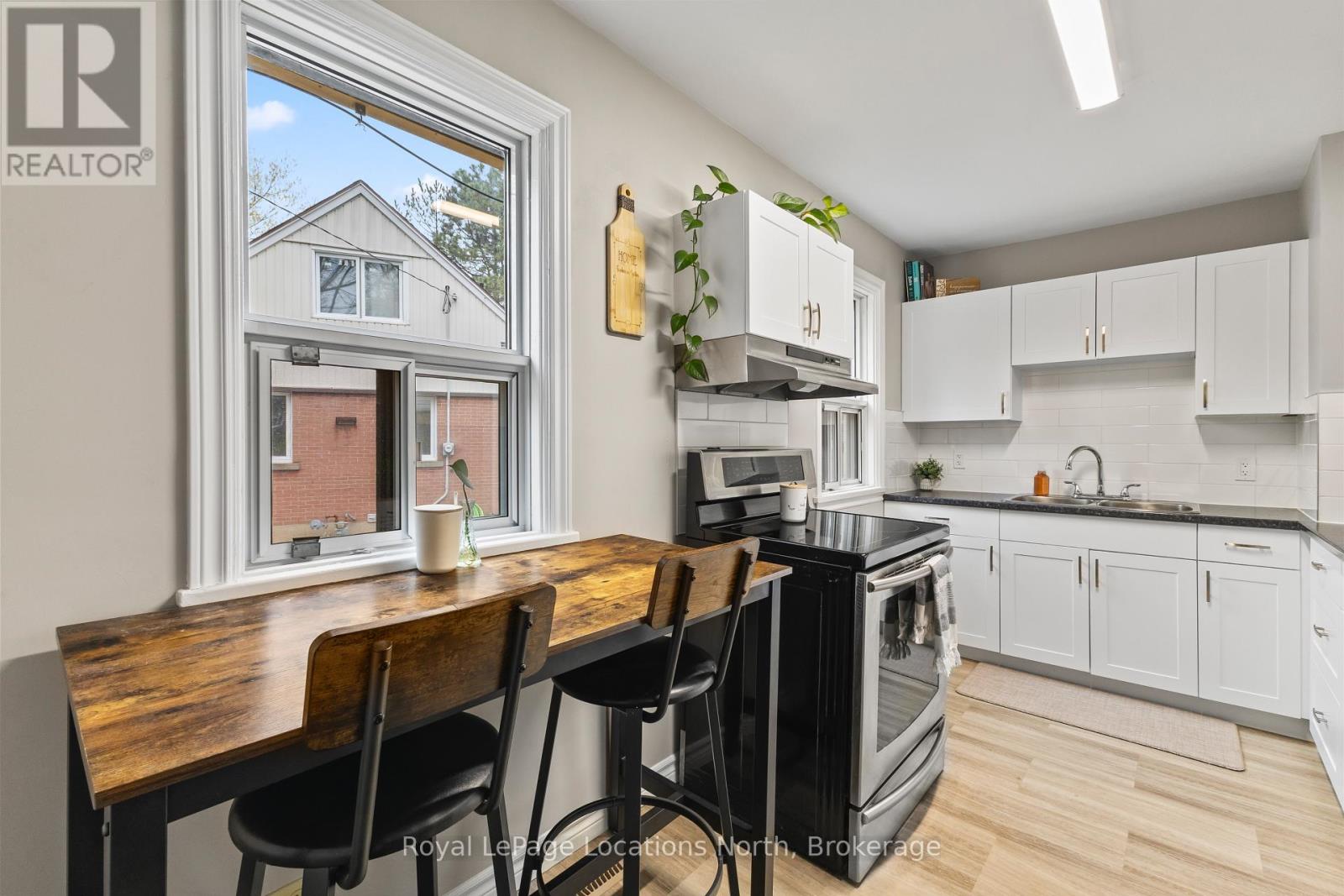1391 8TH AVENUE W - 8