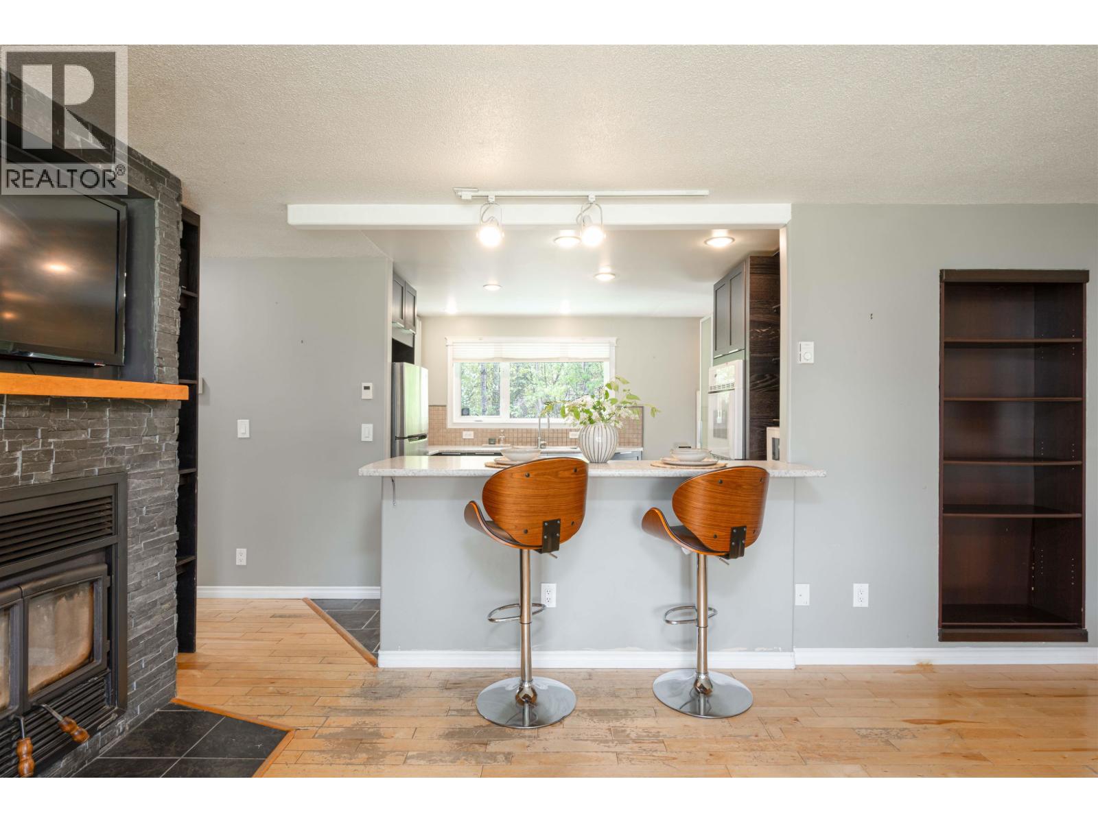 Photo 10 of 39 — 2761 PETERSEN ROAD · Prince George, BC