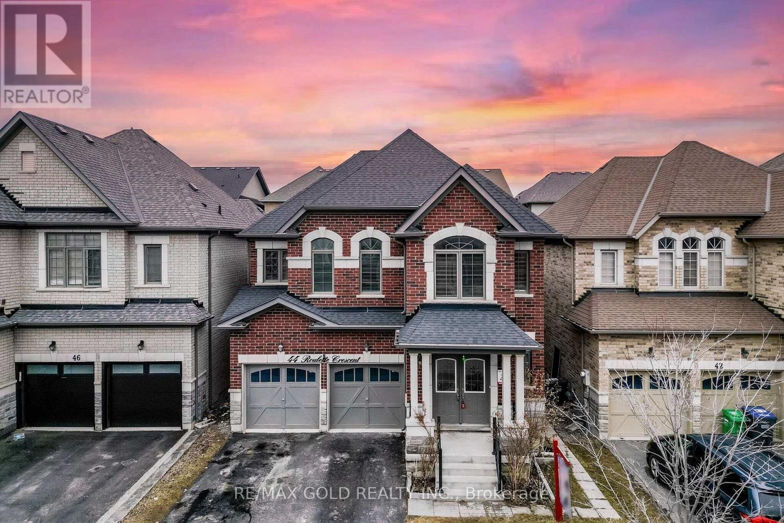 44 ROULETTE CRESCENT - 1