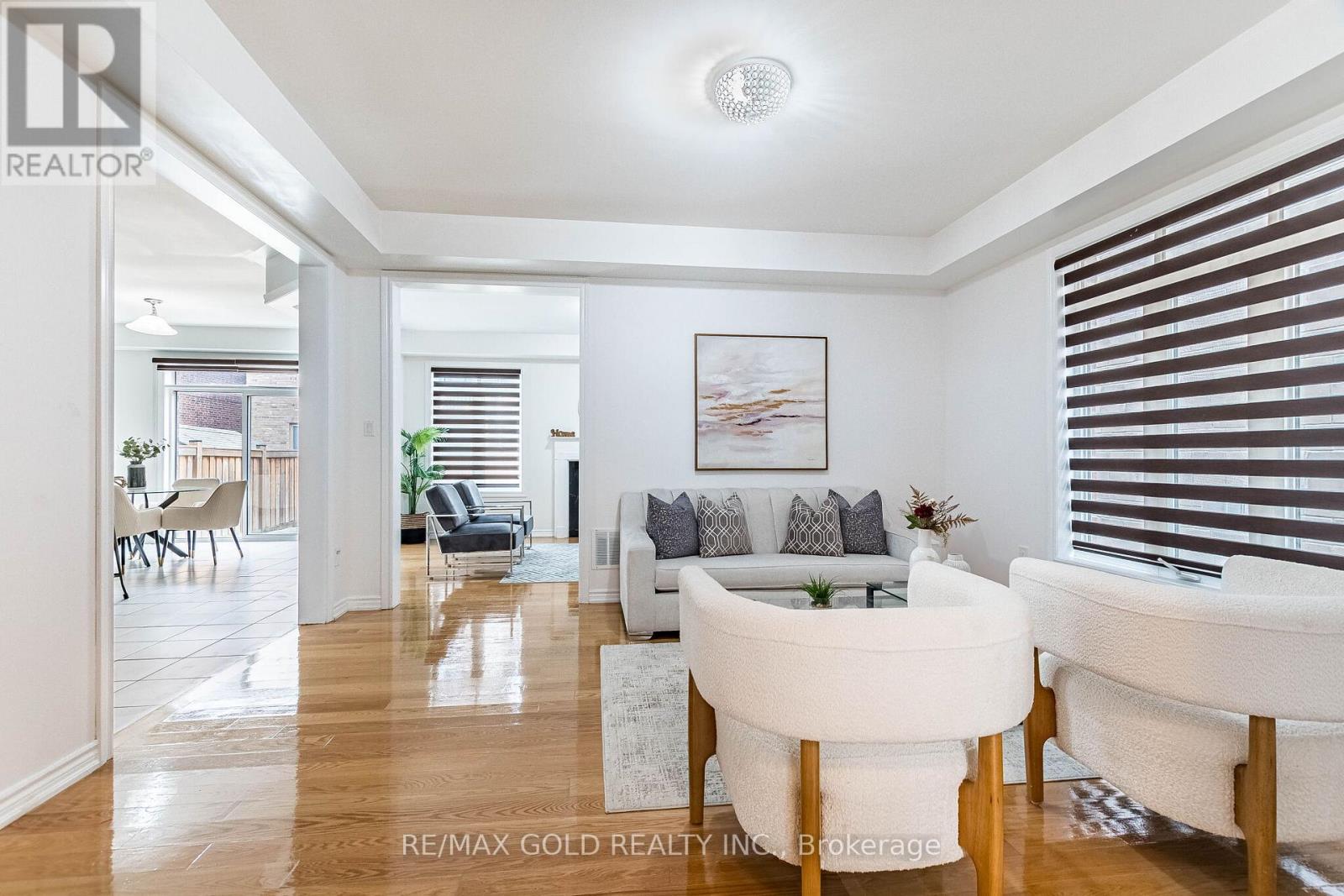 44 ROULETTE CRESCENT - 5