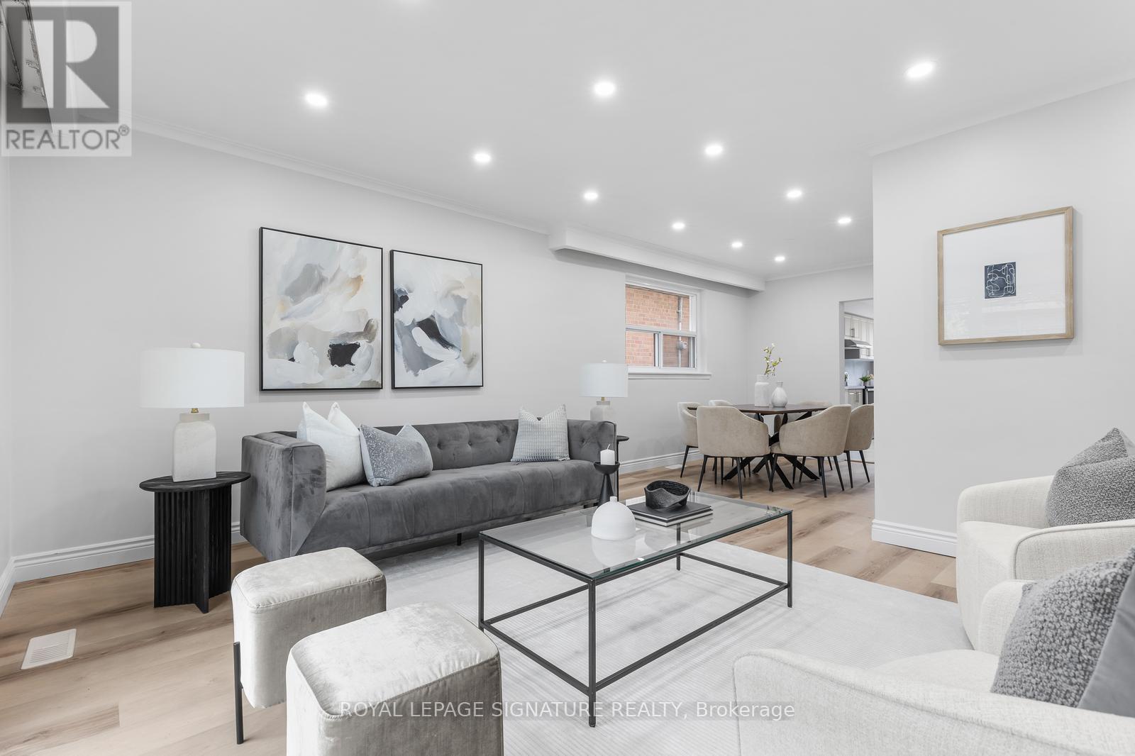 Listing photo of 17 NORFIELD CRESCENT