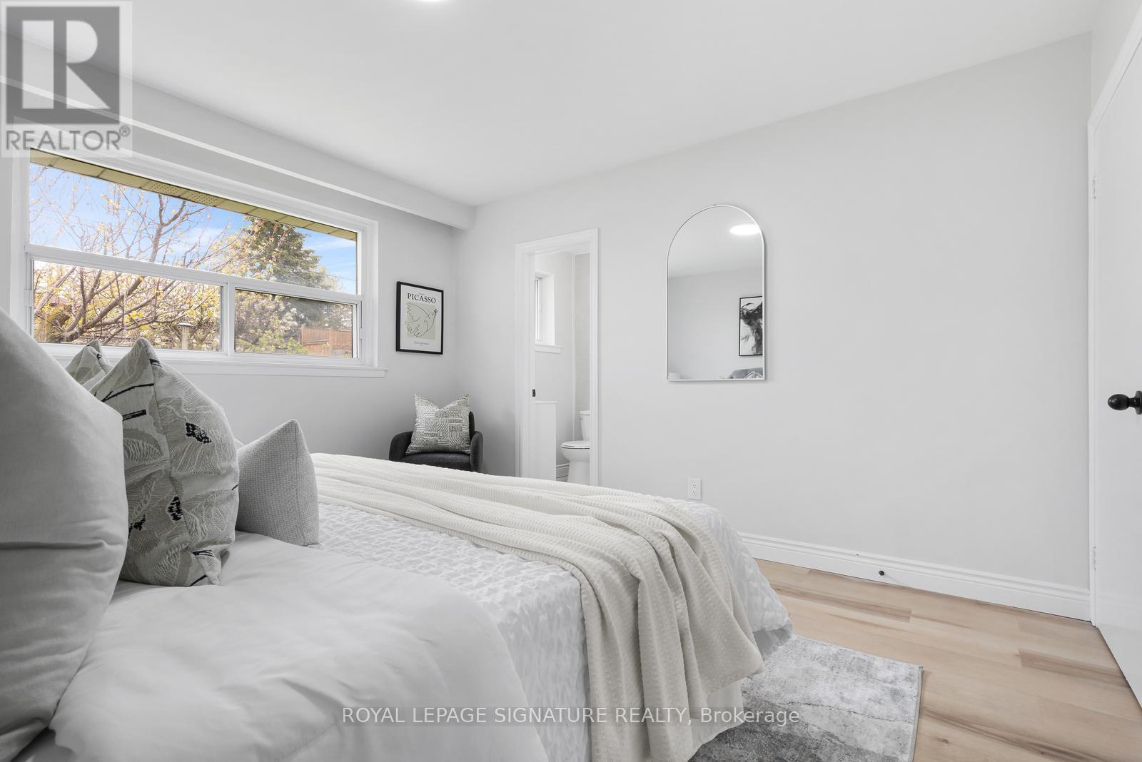 17 NORFIELD CRESCENT - 18