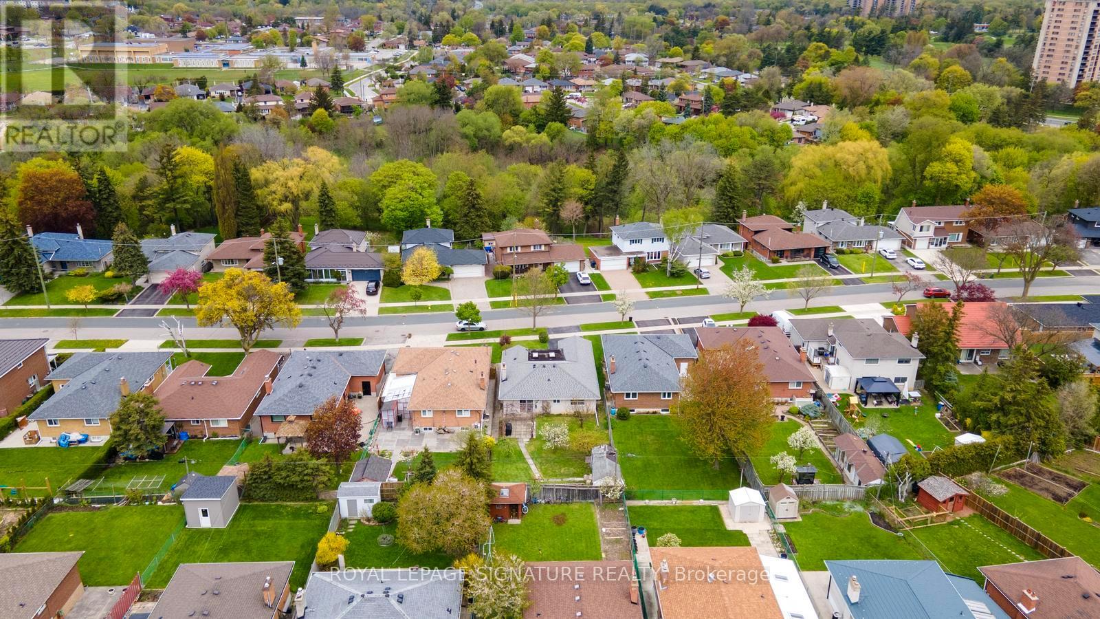 17 NORFIELD CRESCENT - 38