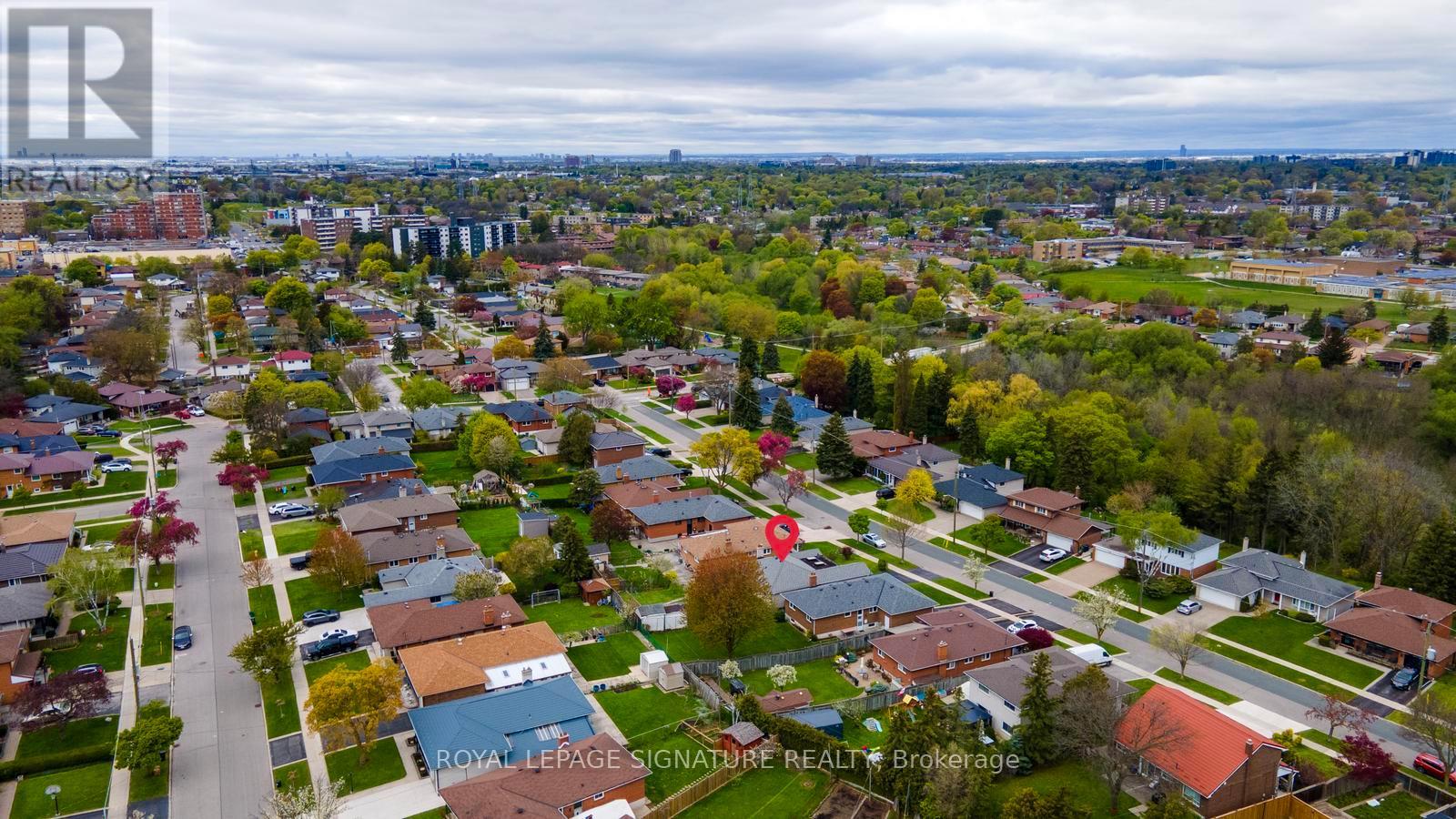 17 NORFIELD CRESCENT - 41