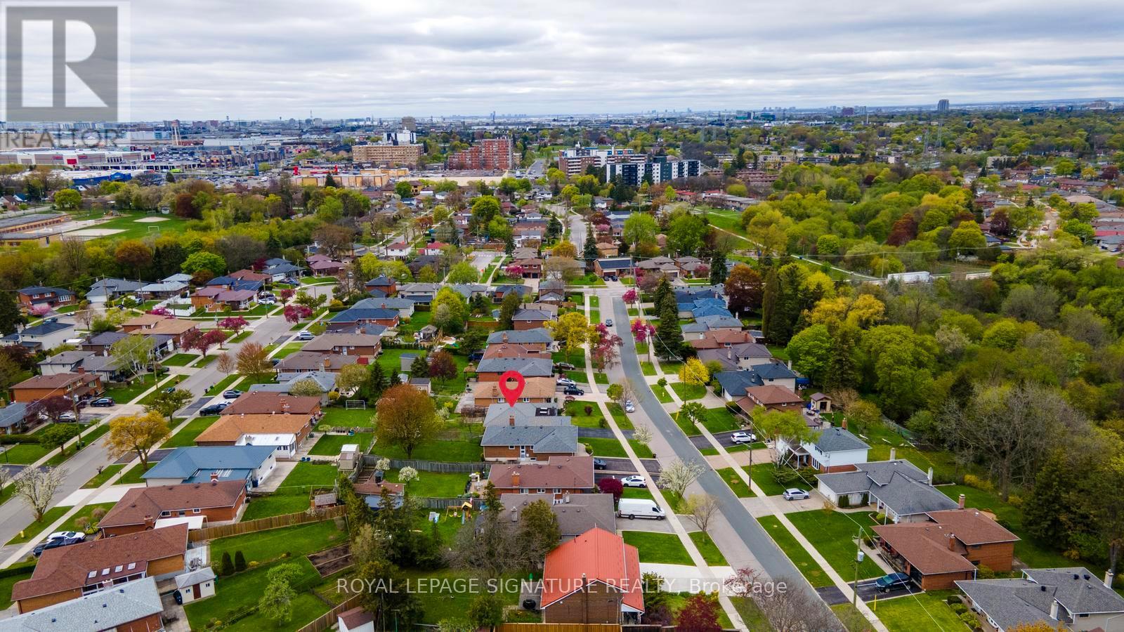 17 NORFIELD CRESCENT - 42