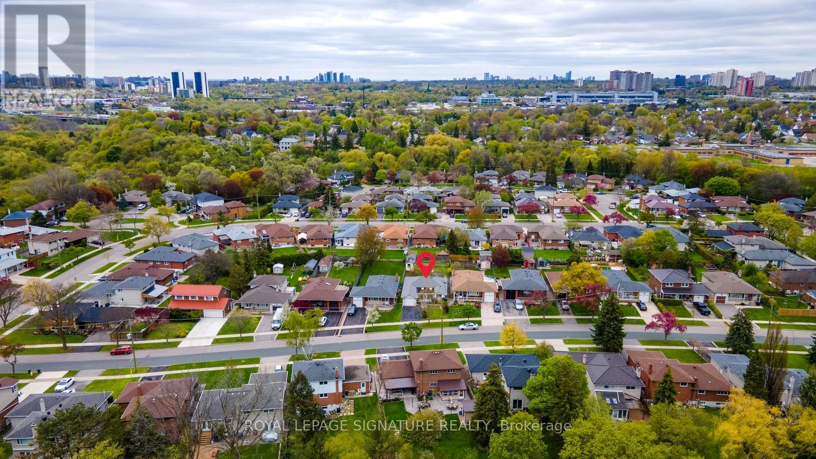 17 NORFIELD CRESCENT - 44