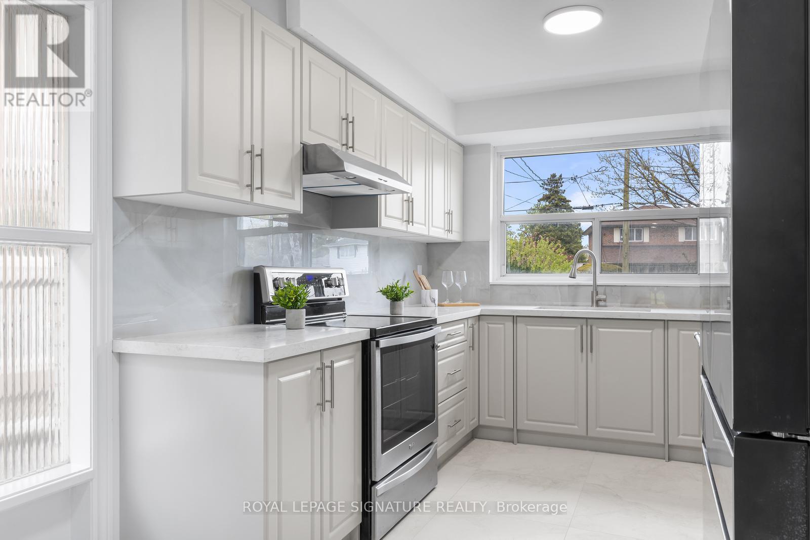 17 NORFIELD CRESCENT - 9