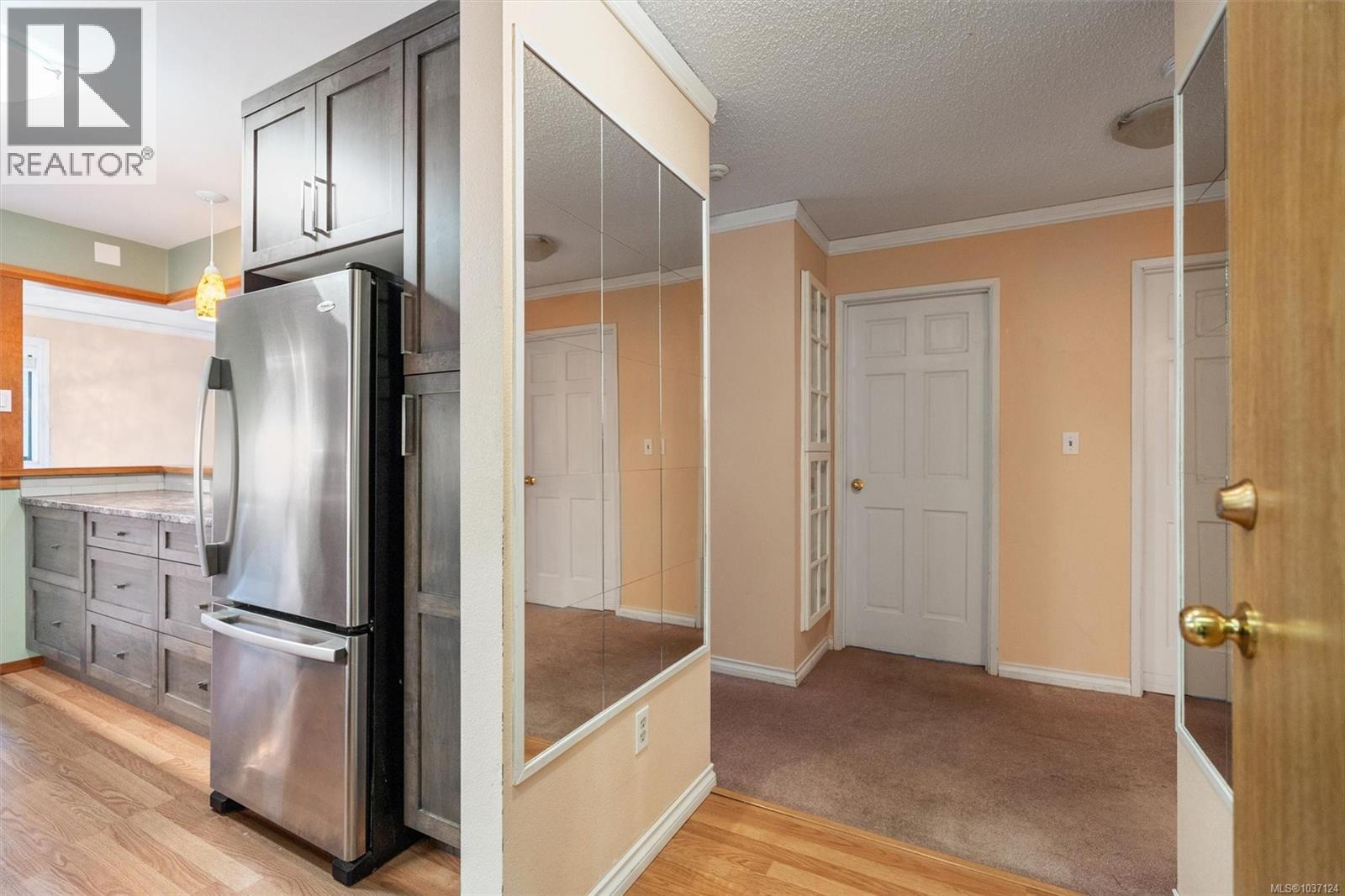 #202 3255 Glasgow Ave - 2