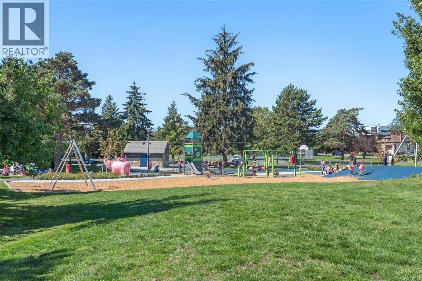 #202 3255 Glasgow Ave - 27