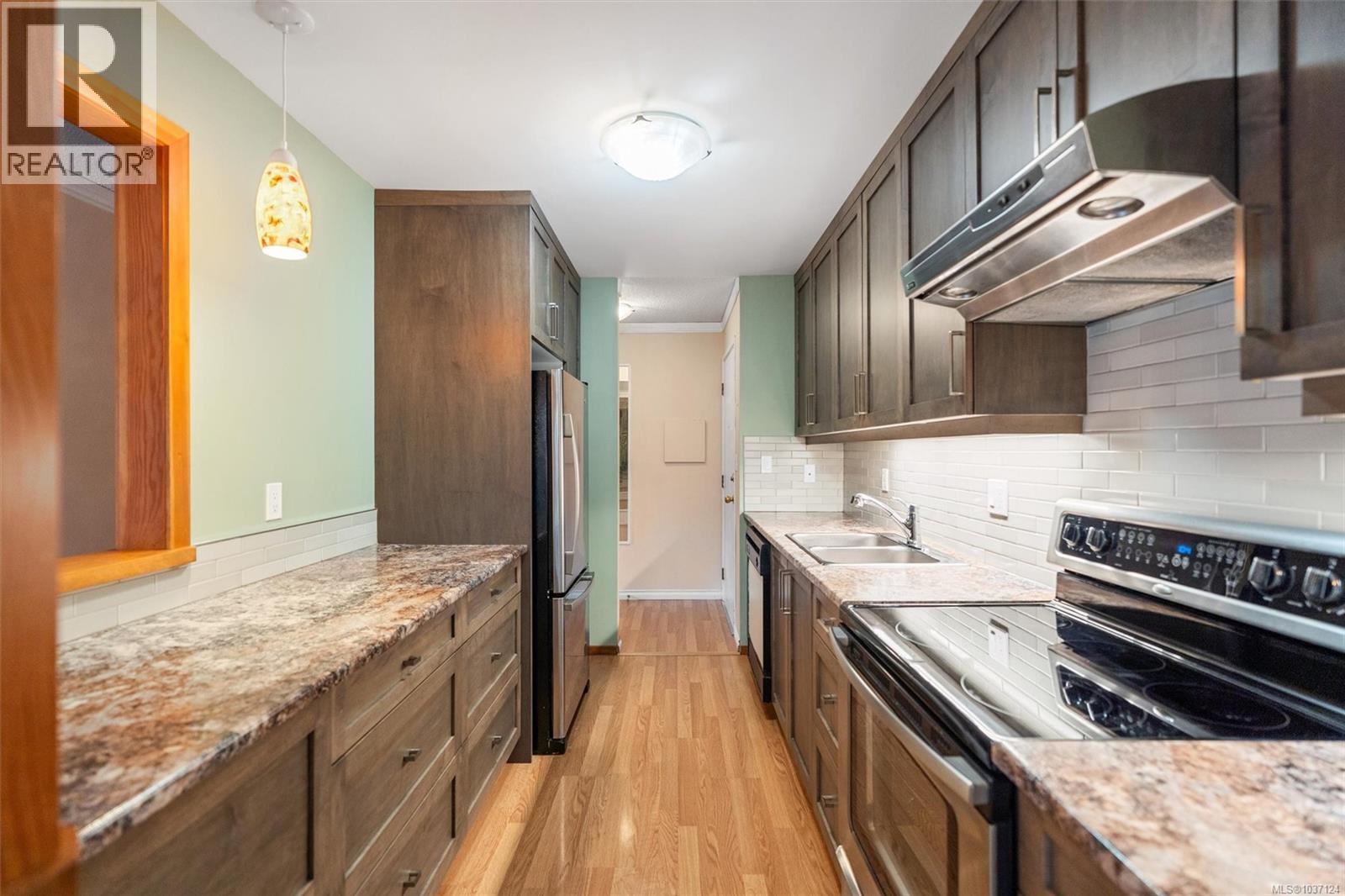 #202 3255 Glasgow Ave - 4