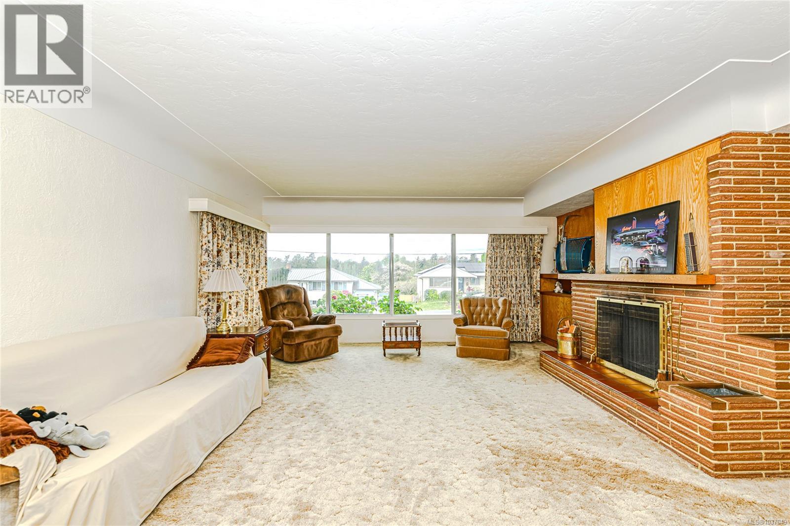  3785 Raymond Street South, Saanich